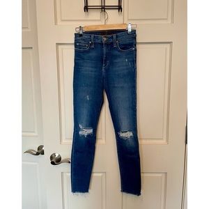 Joe's High-rise The Charlie Skinny Jean Size 25